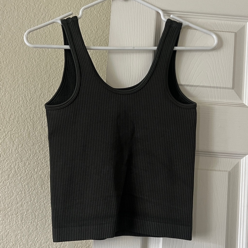 A new day dark green tank - Picture 2 of 3